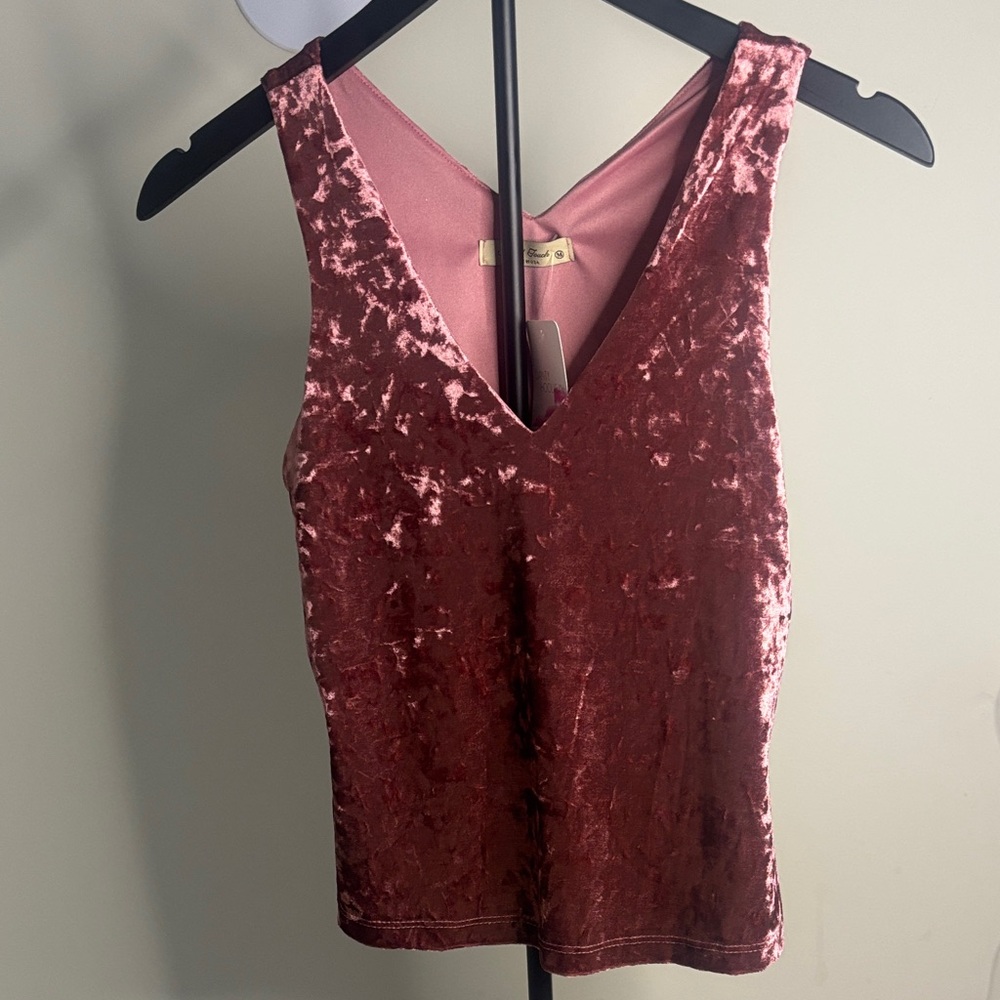 Final Touch Velvet V-Neck Pink Top Size Medium